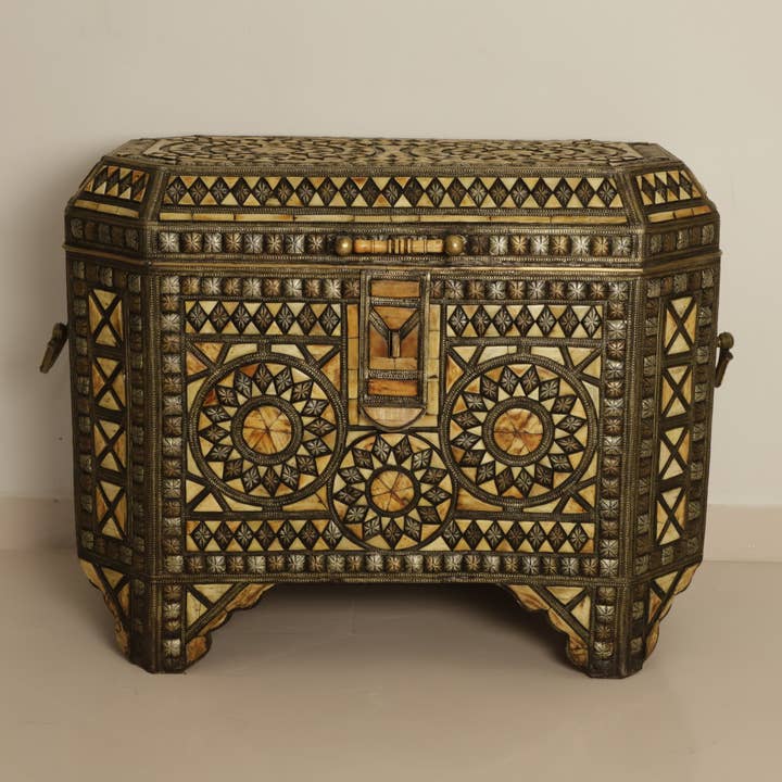 Arca de Armazenamento Vintage com Incrustações de Osso e Motivos Geométricos por atacado de MUSMUSRUGS