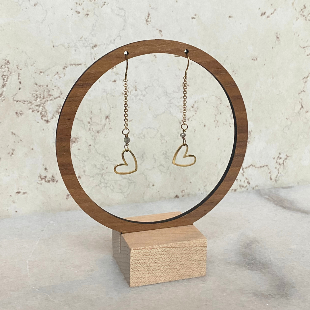 Seeds - Vendita all'ingrosso Orecchini pendenti - Orecchini a cuore in oro opaco | ciondolo in ottone con pietre semipreziose1