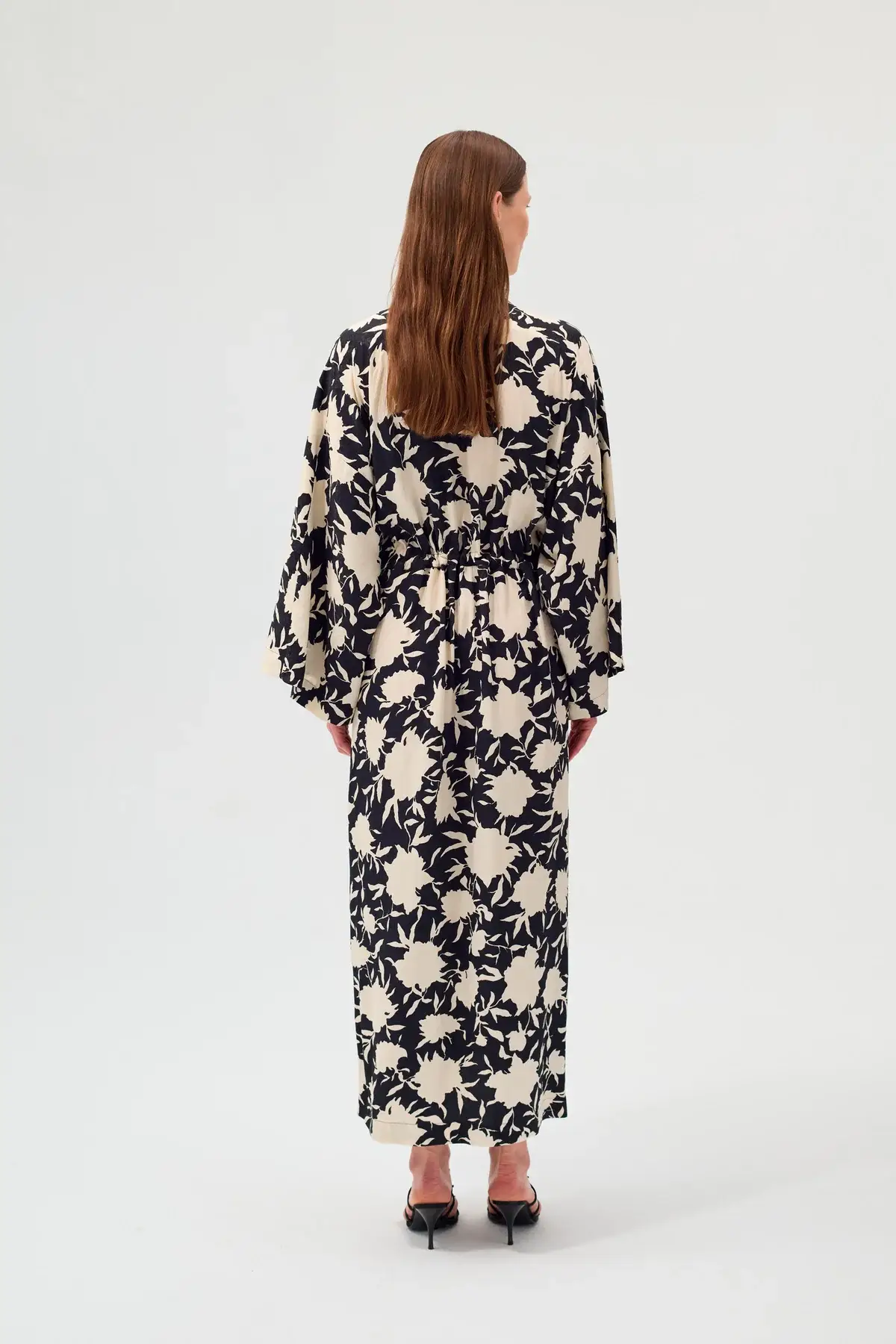 eikō ai - Wholesale Kimono - Women's - Margot Kimono Black and White6