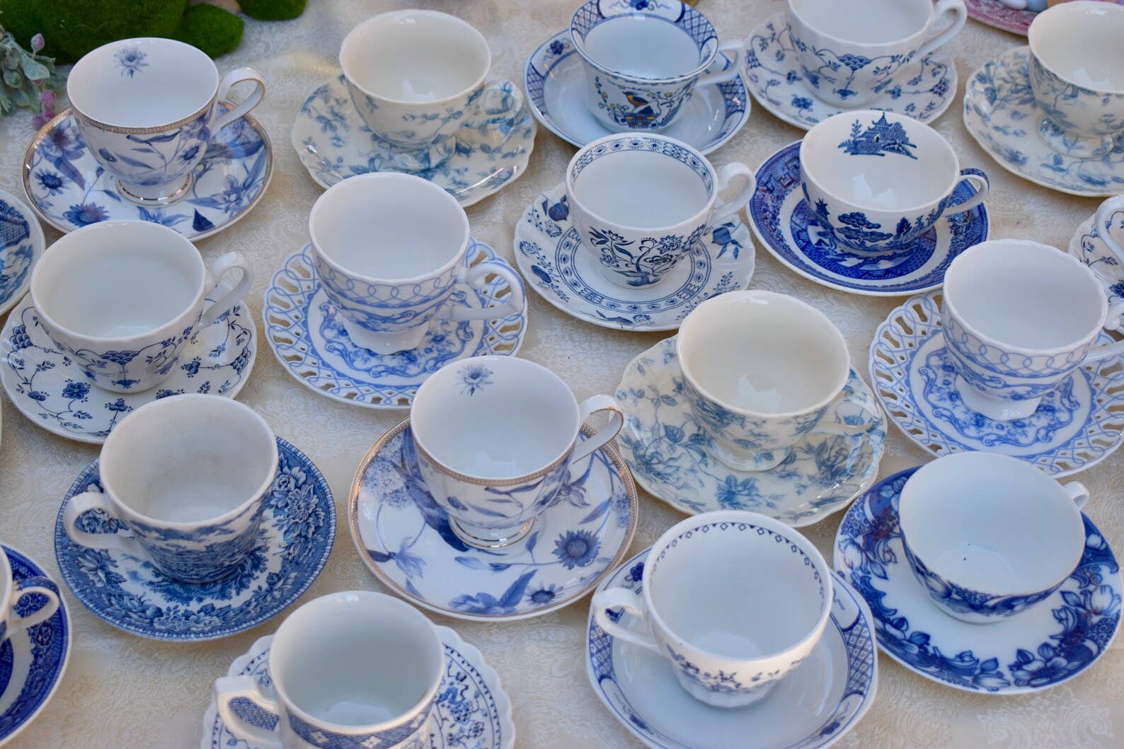 All Little Cute Things – wholesale Kaffe-/Tékopp – Blandade tekoppar i blått och vitt för catering och event6