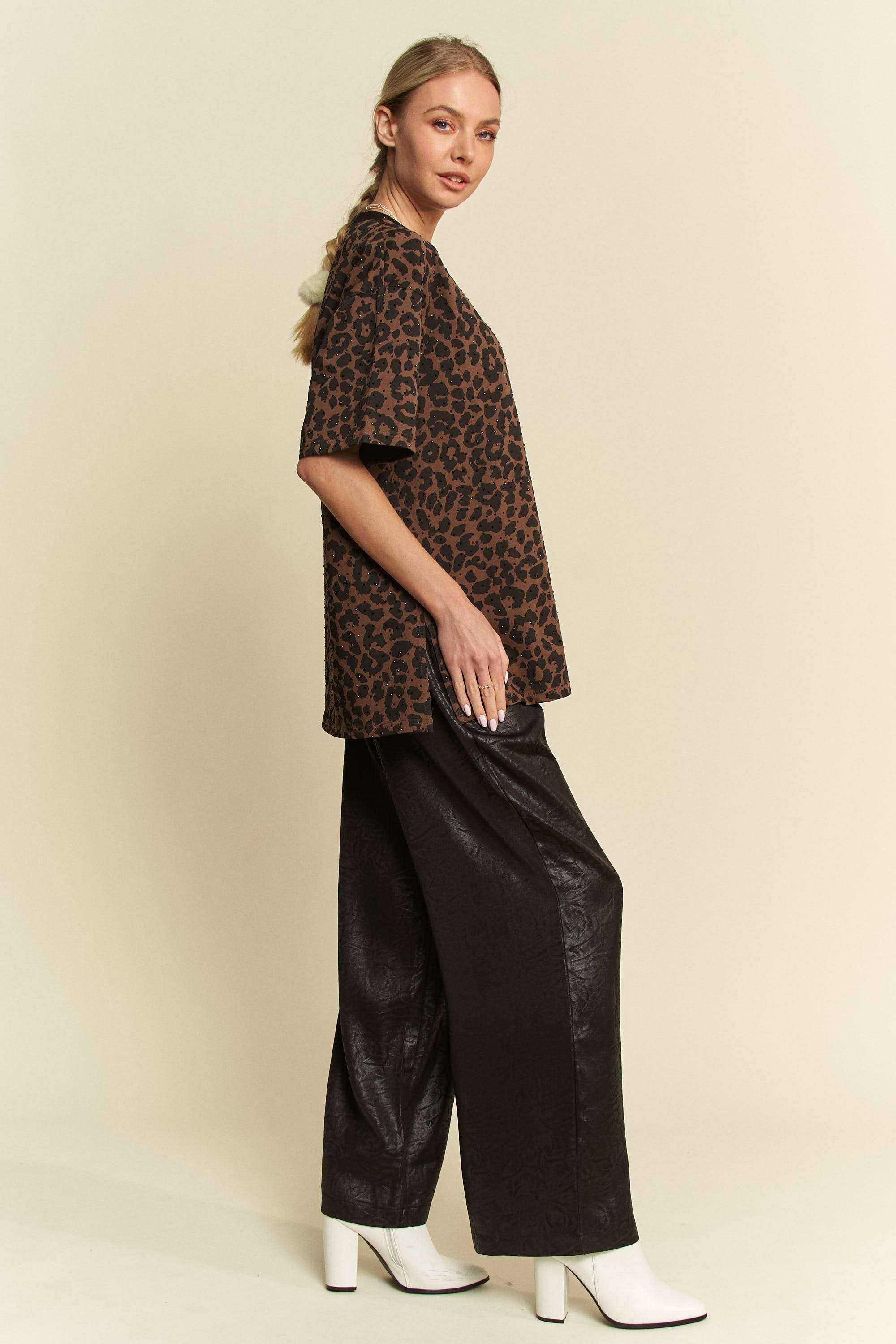 Davi & Dani – wholesale Pants – Women's – PLUS WIDE LEG TROUSERS CRINKLED TEXTURED PANTS17