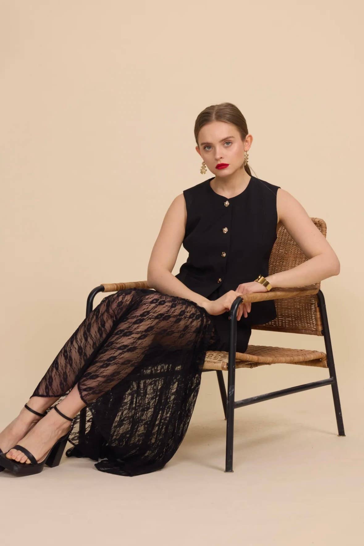 Frime - Wholesale Suit Vest - Women's - Sleeveless vest with golden buttons - 311522