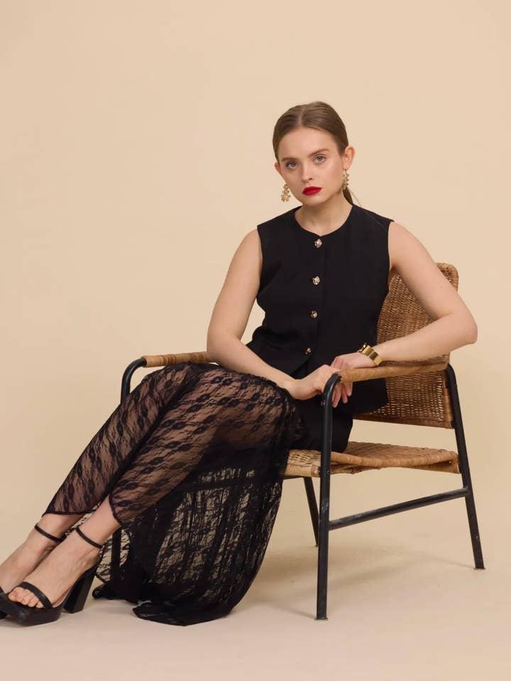 Frime - Wholesale Suit Vest - Women's - Sleeveless vest with golden buttons - 311522