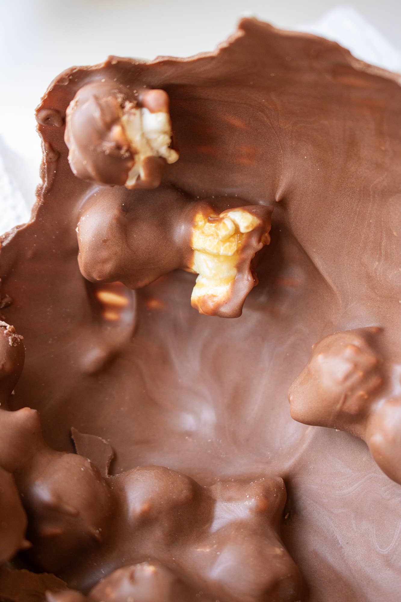 Popcorn Shed - Wholesale Chocolate Covered Sweets - Chocolate Popcorn Easter Egg3