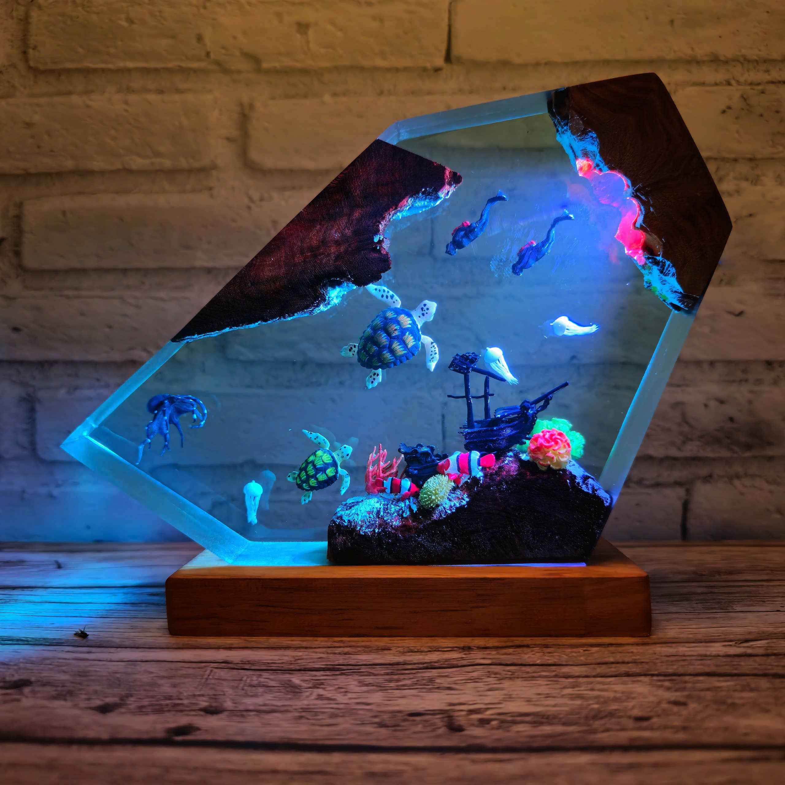 Merchemy - Wholesale Night Light - Sea Turtle Resin Lamp Handmade Diver Decoration4