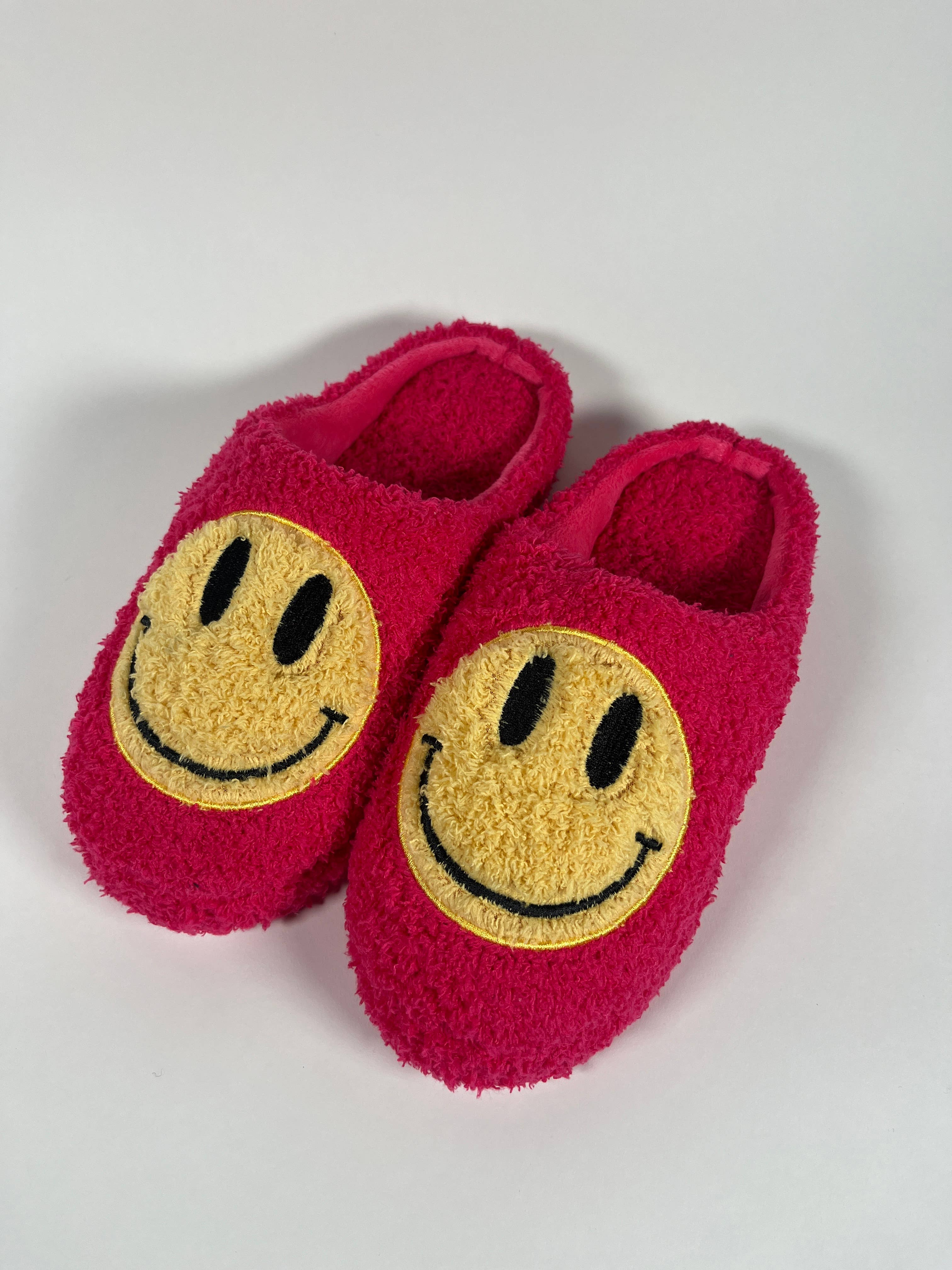 Handcraft Manufacturing Corp. - Wholesale Slippers - Women's - Cozy Smiley Clog18