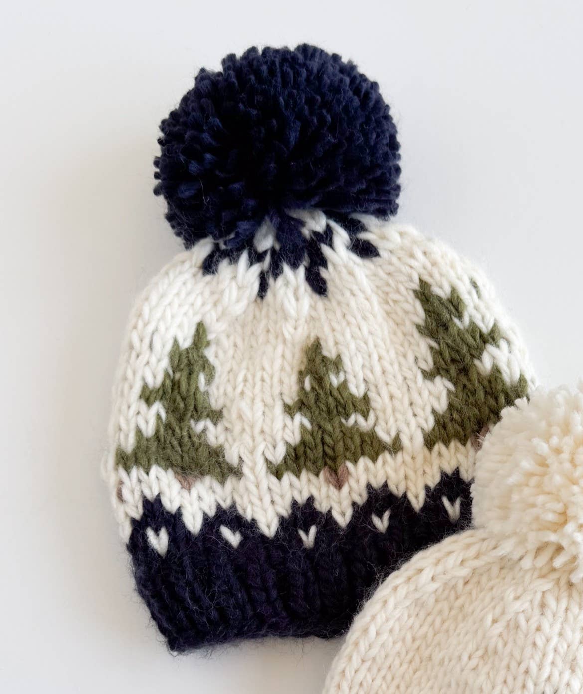 Figgy Friends - Vente Bonnet – enfant - Bonnet à pompon bleu marine Tree Hat pour bébé et enfant, assorti automne-hiver2