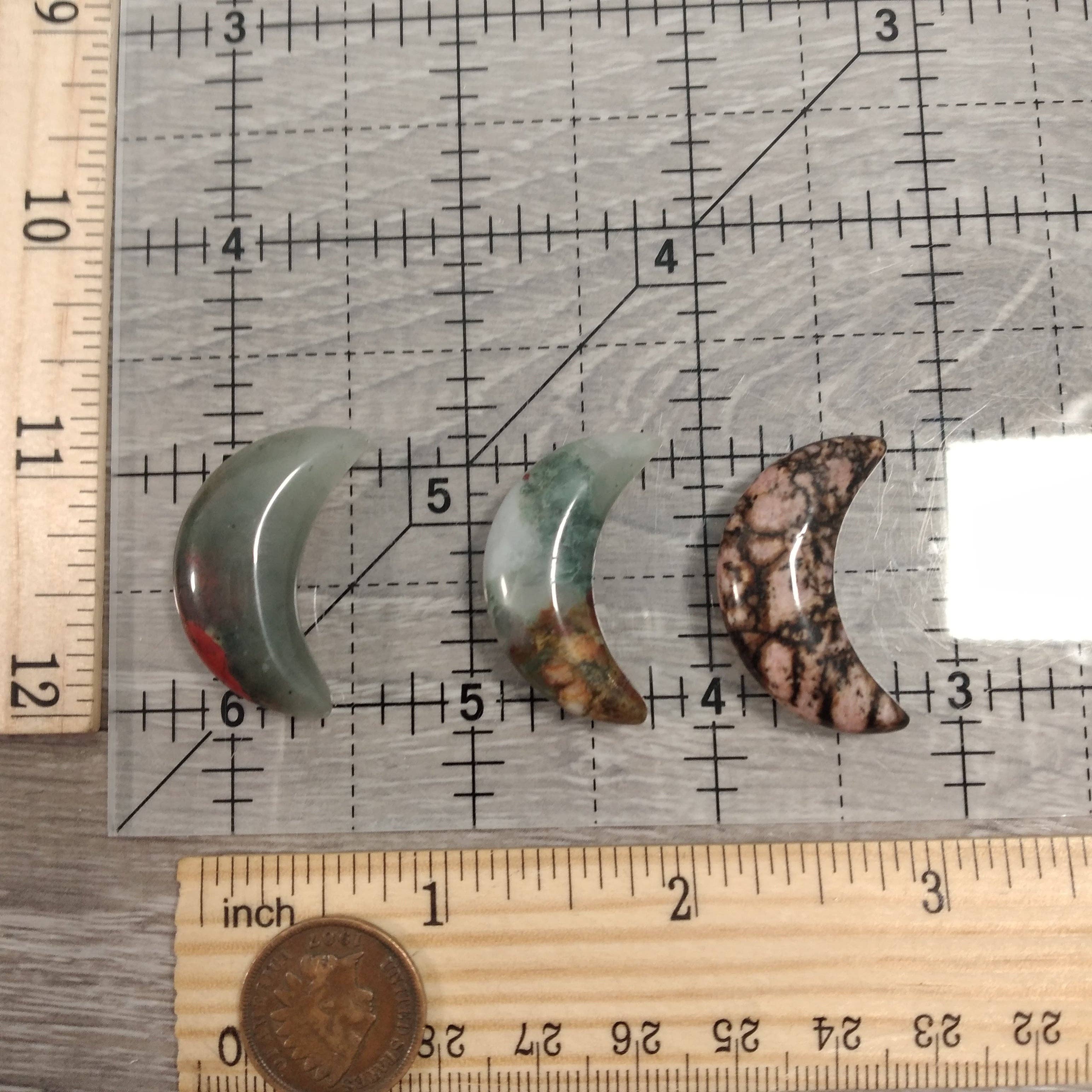 Keystone Crystals – Großhandel Spiritueller Stein/Kristall – Verschiedene Edelsteinmonde – 1-Zoll-Mondsichel-Schnitzereien4