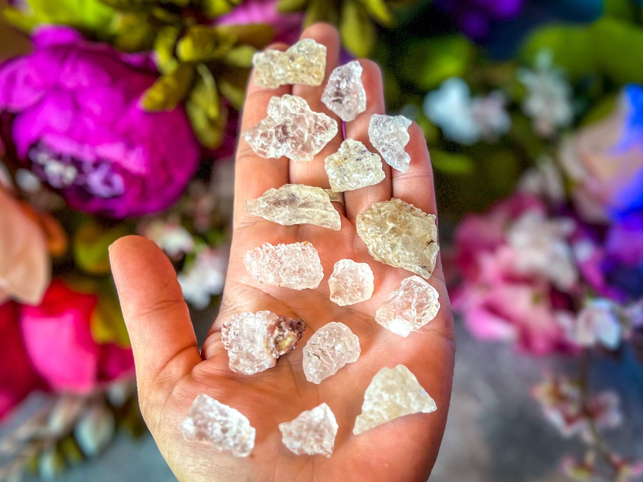 Mandala Gems – Engroshandel Spirituelle sten og krystaller – Hyalit Opal, også kendt som Kryptonit, Vand Opal, Vandsten, Fluorescerende Mineraler5