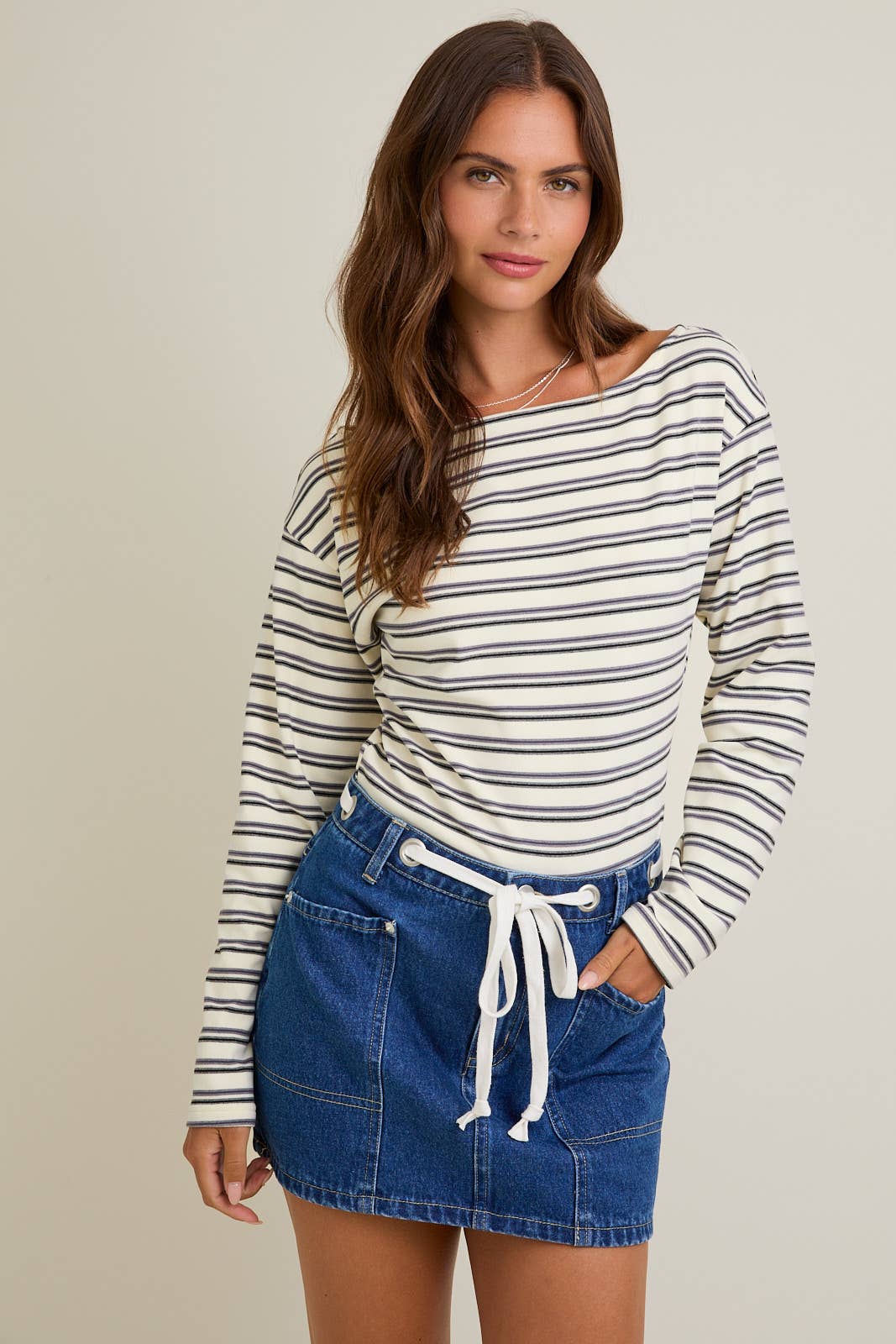 RAYURE BLANC-NOIR BODY À MANCHES LONGUES À COL BATEAU en vente sur Faire0