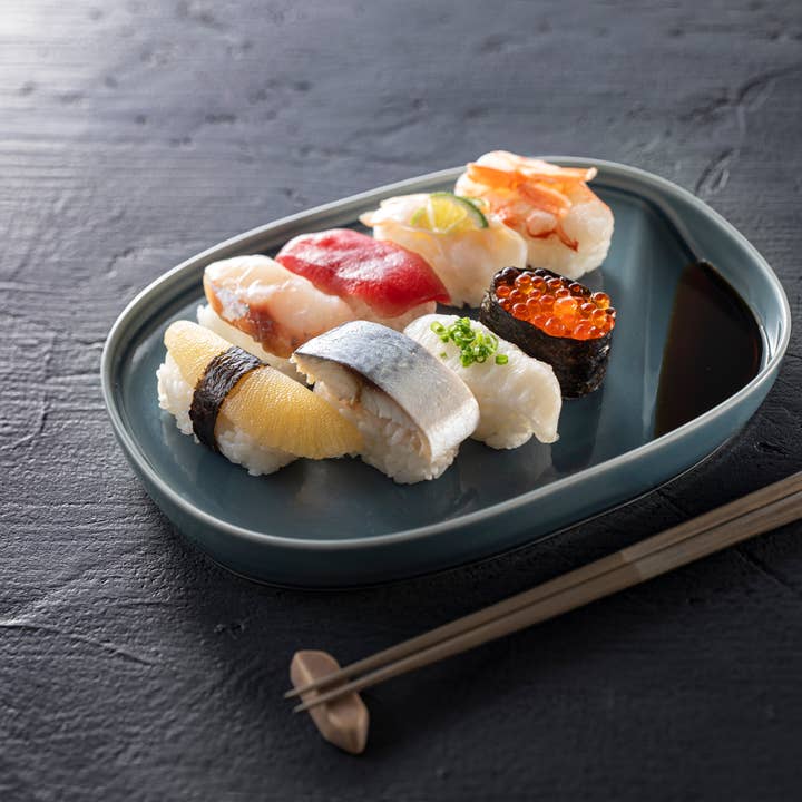 suzuri Oval Plate 9x6" | Porcelain for wholesale by KIKIME