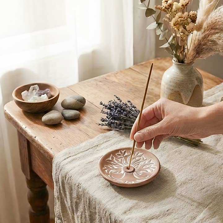 Handgefertigter Terrakotta-Räucherstäbchenhalter für den Großhandel von KORISSA