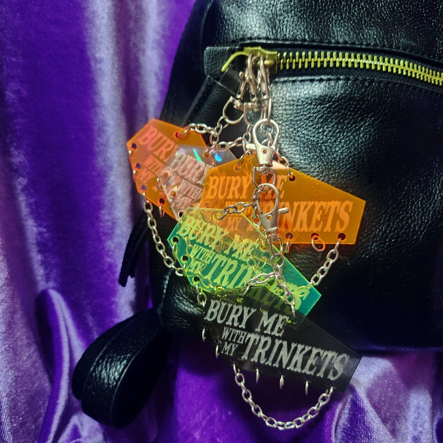 SHOPMALASTORE - Vente Porte-clés – femme - PORTE-CLÉS BIJOUX CERCUEIL - "ENTERREZ-MOI AVEC MES BIJOUX"10