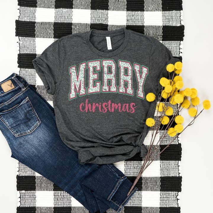 T-shirt graphique à carreaux Joyeux Noël pour la vente par Simply Tees