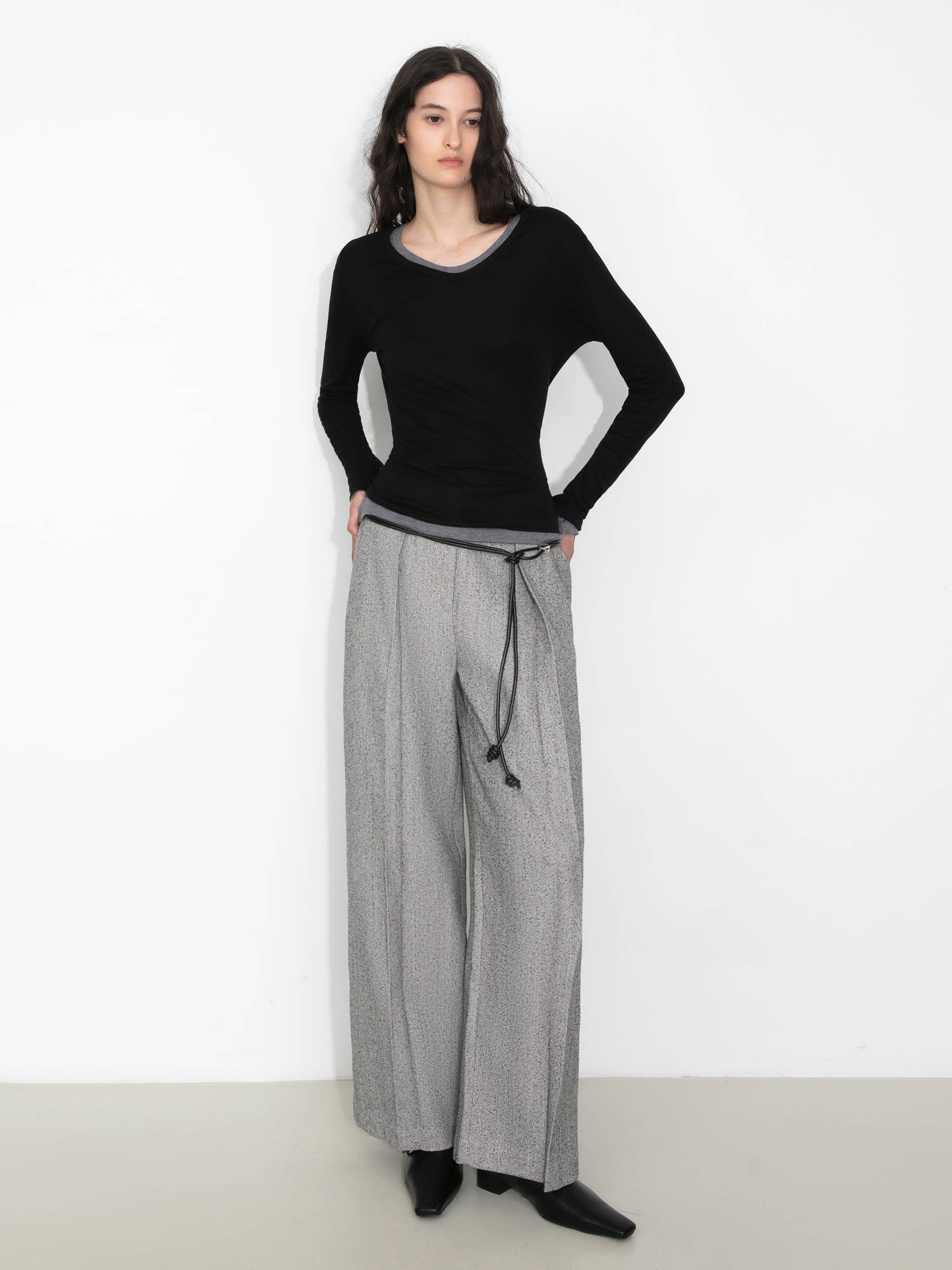 CUBIC – wholesale Pants – Women's – Draped Pleated Wide-Leg Pants14