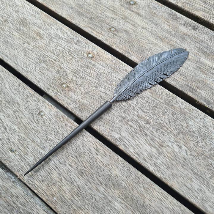 Feather Tribe – Engroshandel Hårnål – Ravnefjer Hårpind