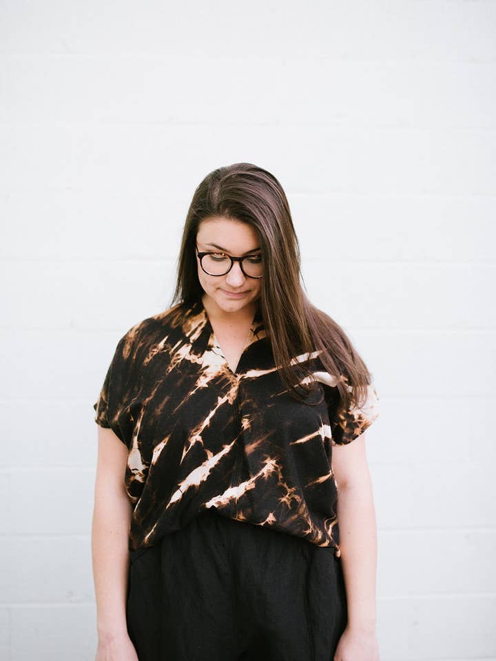 Marktshirt, omgekeerd verven voor wholesale door Megan-Ilene