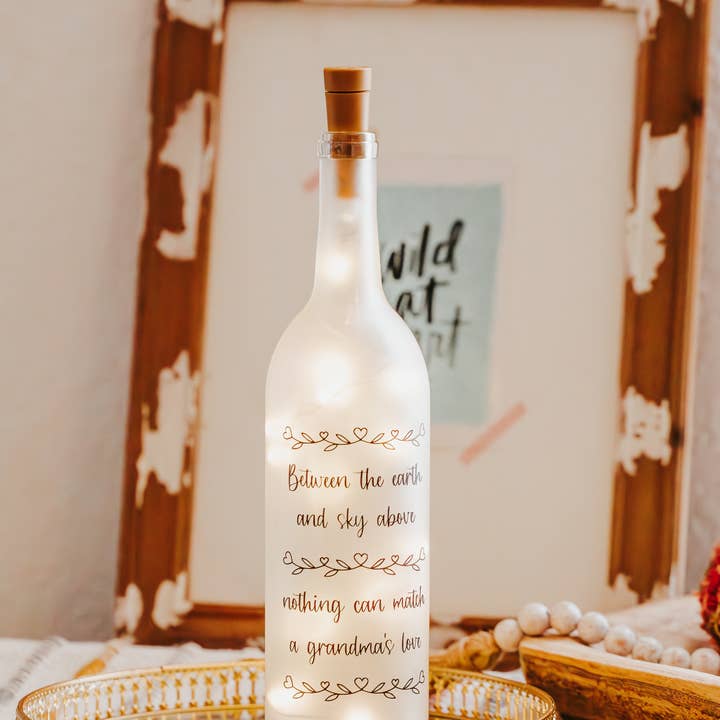 Firefly Home Designs - Vendita all'ingrosso Lampada da scrivania/d'accento - Regali per la festa della mamma, festa della mamma, nonna, lampada per bottiglia di vino