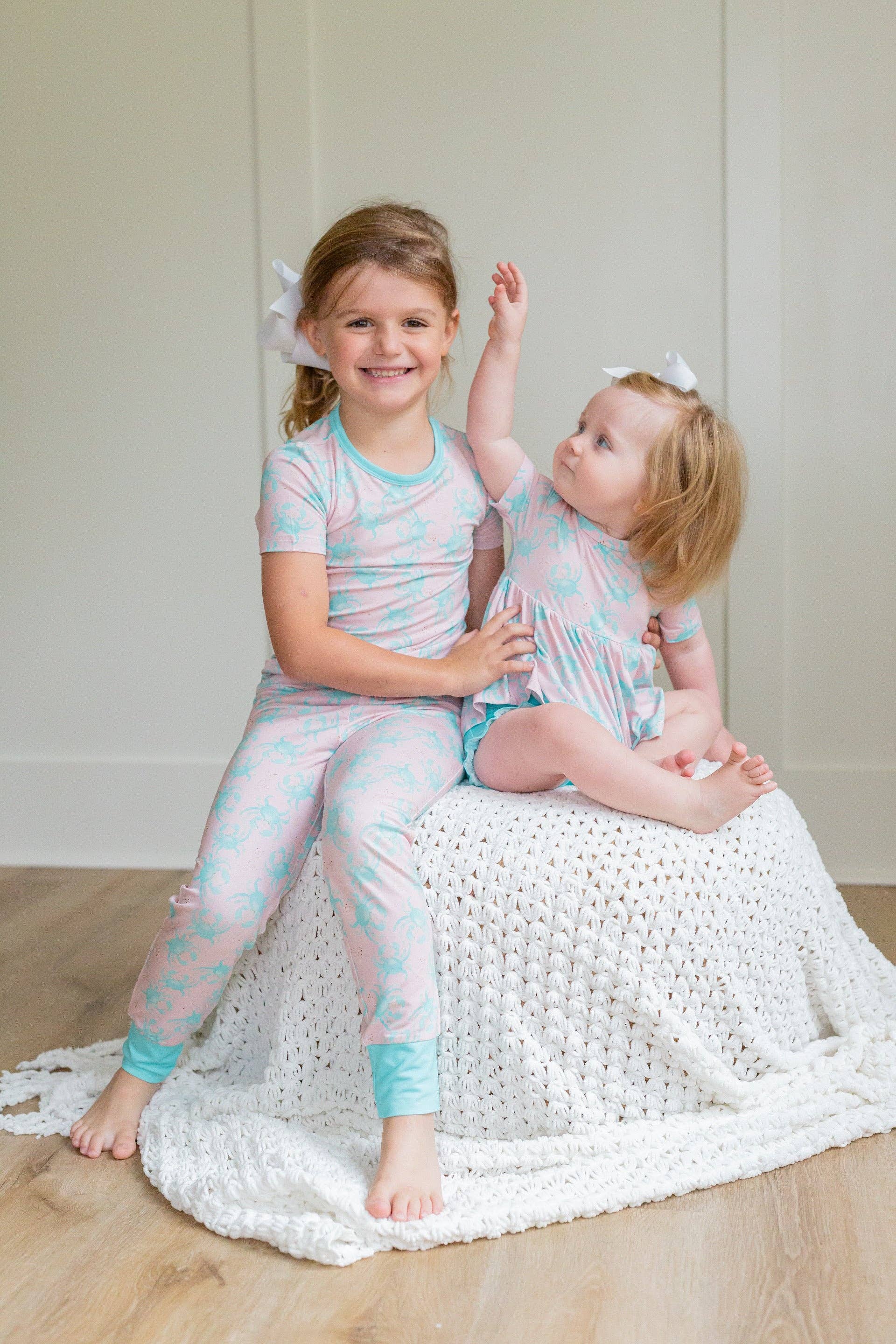 Sweet Bay Clothing - Wholesale Top en short set - Kinderen - Roze/blauwe peplum-set met krab5