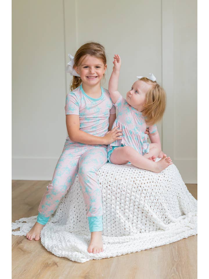 Sweet Bay Clothing – Engroshandel Top- og shortssæt – til børn – Lyserød/blå krabbe peplum sæt5