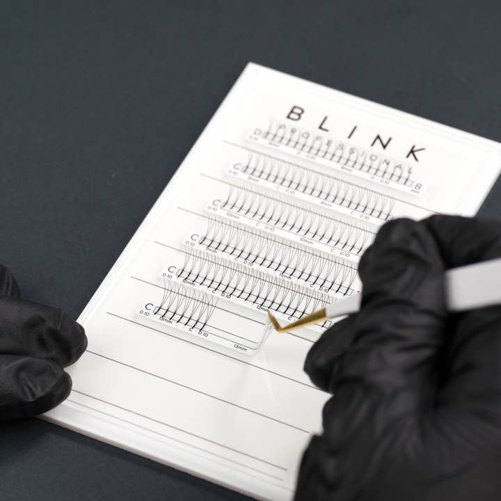 Blink Professional - Wholesale Eyelash/Brow Serum - Lash Holder5