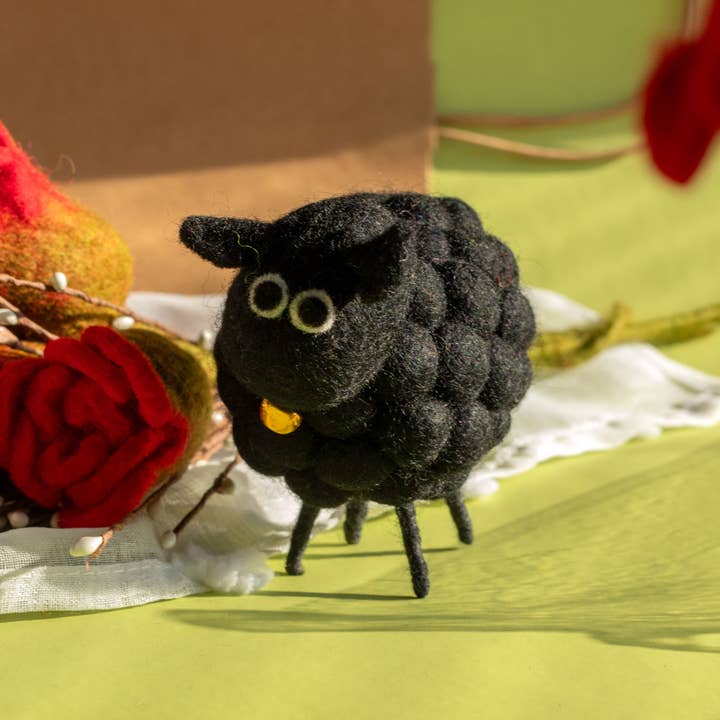 AW Artisan - Wholesale Decorative Figurine - Felt Sheep - Black2