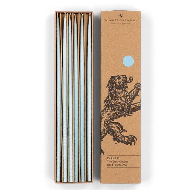 Tynde tilspidsede lys - Pudderblå for engroshandel hos BRITISH COLOUR STANDARD - Europe