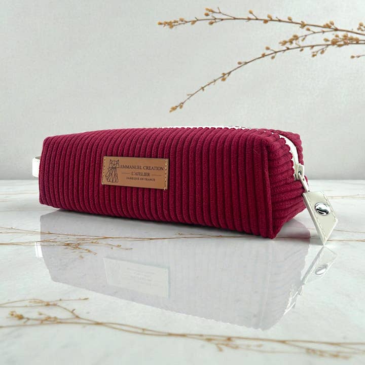 Skoleetui, "Fløjl" vinrød for engroshandel hos Emmanuel Création