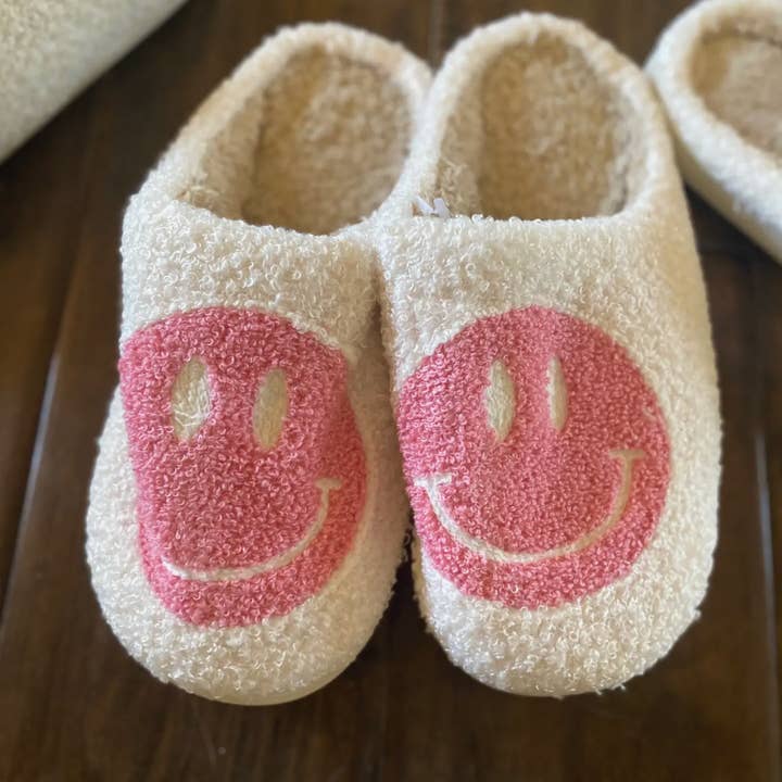 Mrs Belles Boutique - Wholesale Slippers - Women's - Smiley Face Slippers