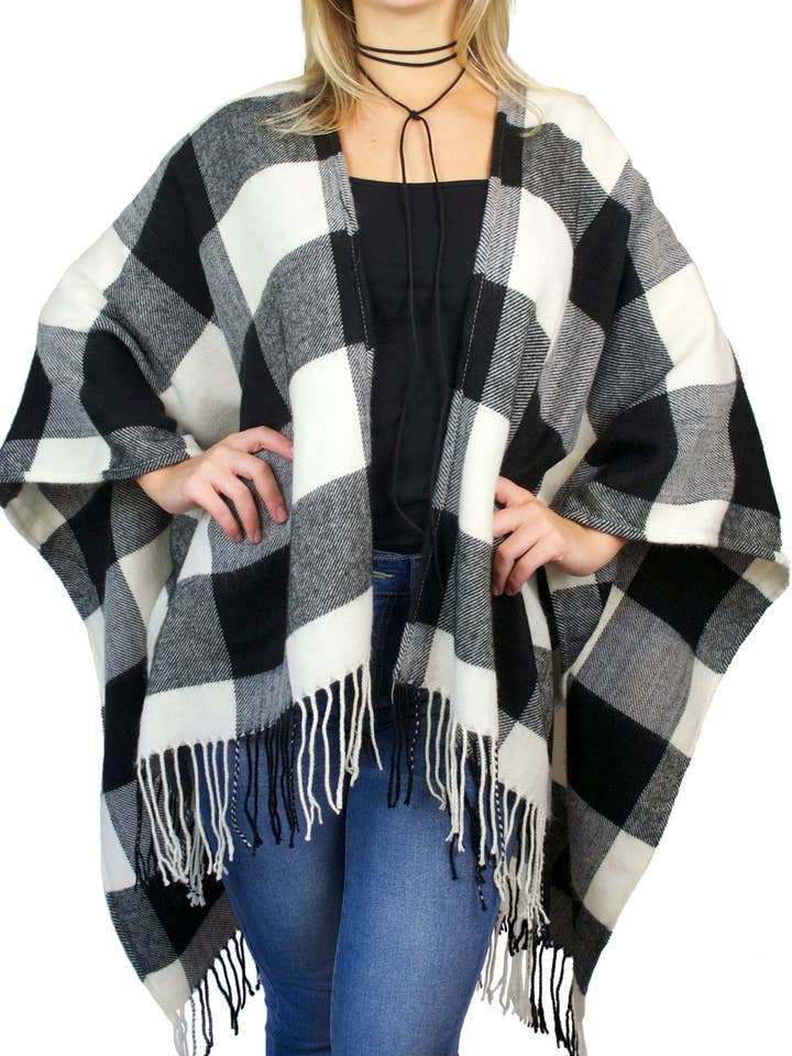 Daisy Del Sol – wholesale Poncho - Dam – Buffalo Plaid Poncho - Vit