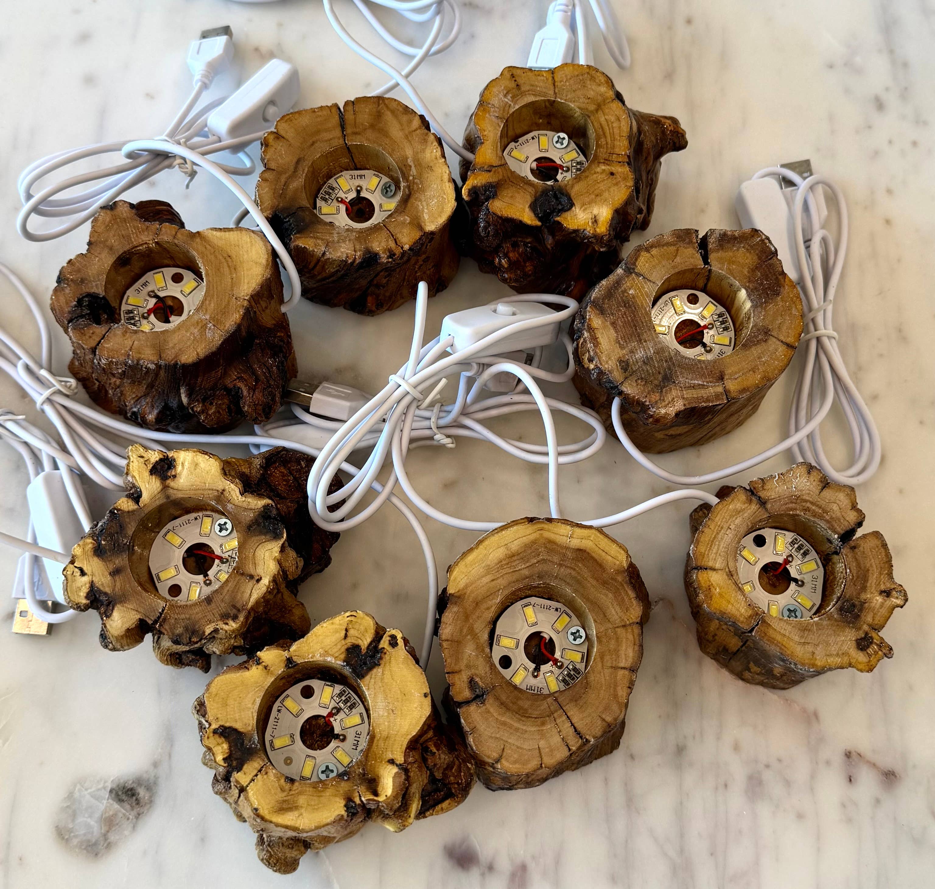 KayleeNYC – wholesale Decorative tabletop object – USB powered Wooden LED light stand2