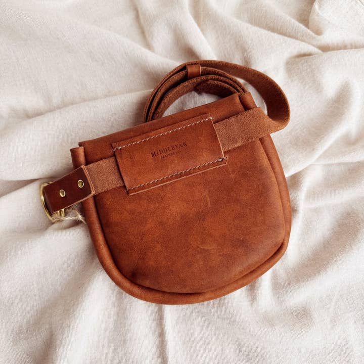 Middleyak Leather Co. - Wholesale Tote Bag - Women's - Marguerite Leather Sporran | Crossbody Bag16
