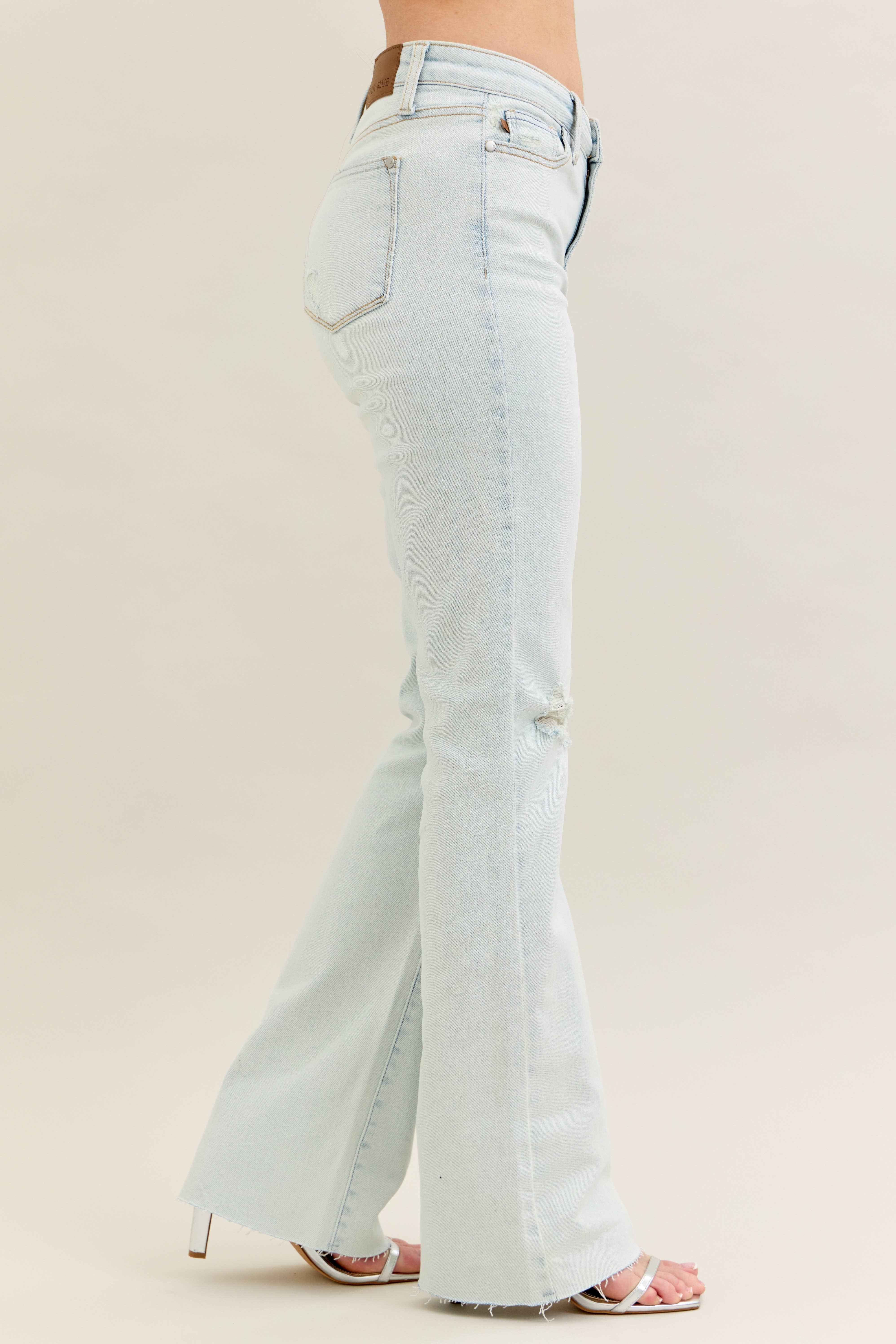 LT Mid Rise Distressed & Fray Hem Bootcut for wholesale on Faire9