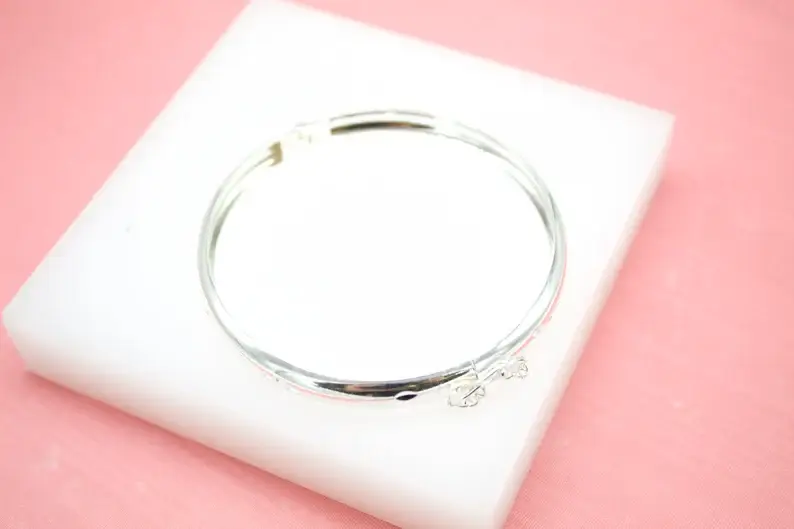 MIA Jewelry - Wholesale Bangle Bracelet - 18K Gold Filled Wrist Cuff Bangle With Flower Engravings 3