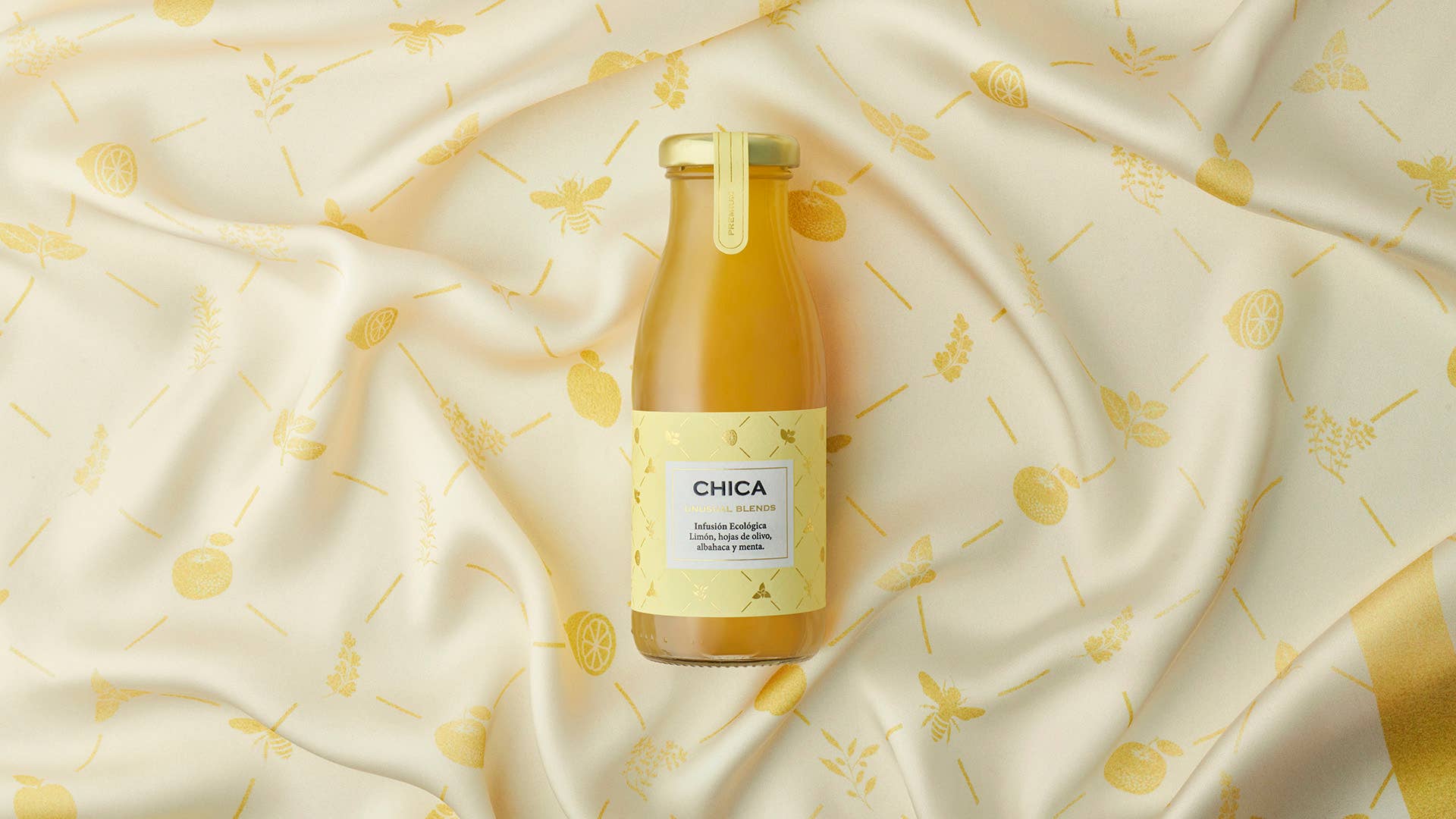 CHICA UNUSUAL BLENDS - Wholesale Wellness Juice/Tonic - ORGANIC LEMON JUICE WITH OLIVE LEAVES, BASIL, AND MINT1