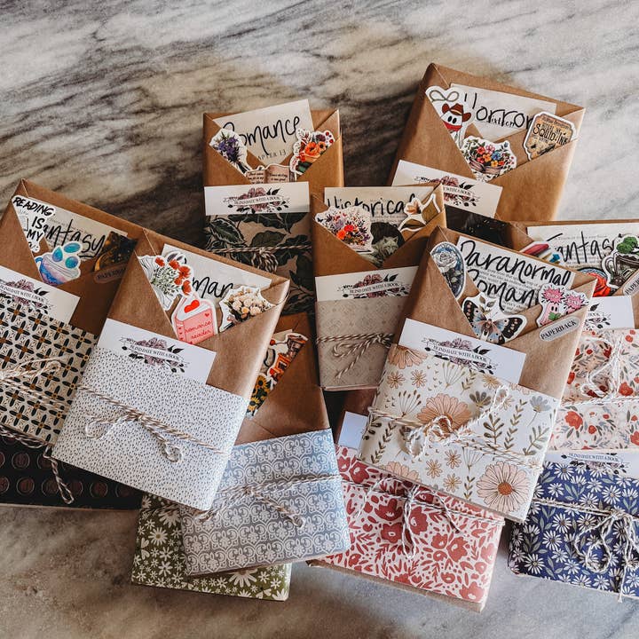 Midnight Readers Shop - Wholesale Book - Adult - Blind date with a Book