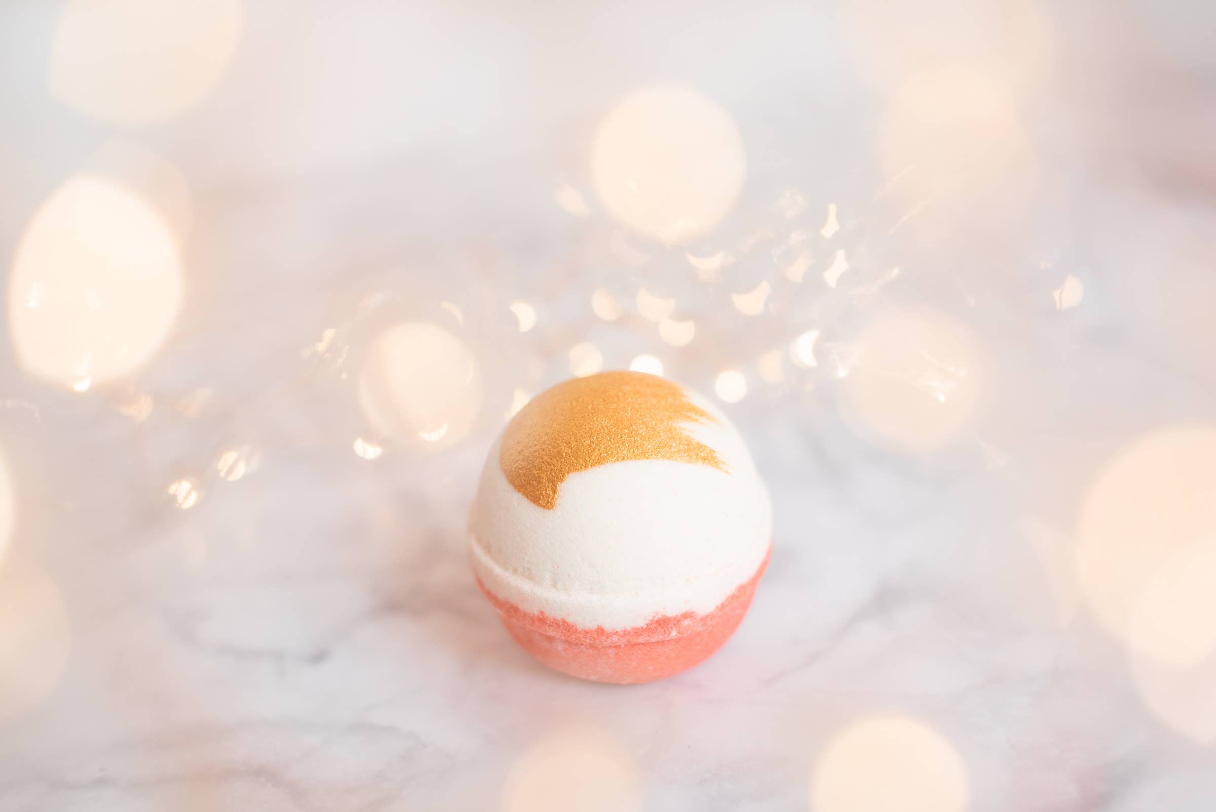Cait + Co - Wholesale Bath Bomb/Fizz - Christmas - All is Bright Bath Bomb3
