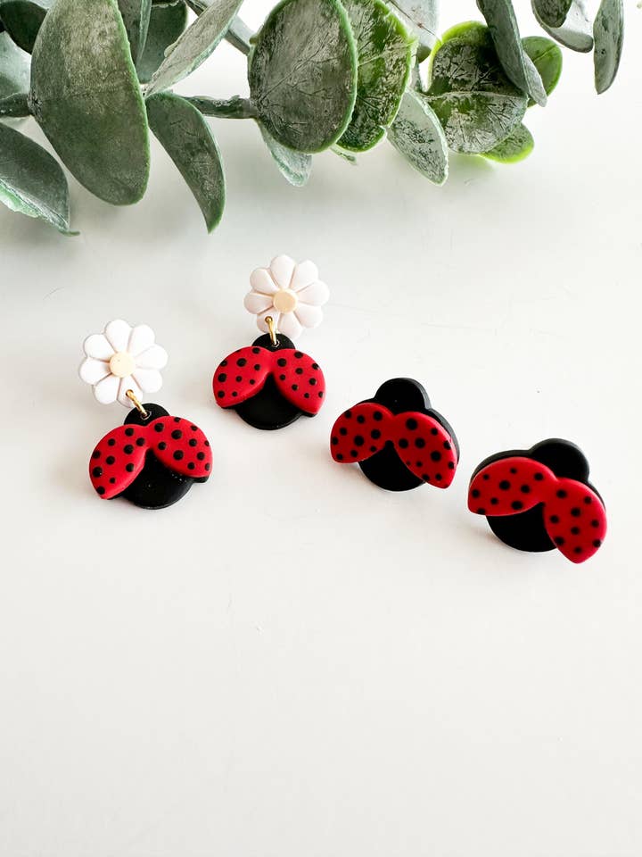 Pendientes de Declaración de Mariquita, Mariposa y Naturaleza de Arcilla para venta al por mayor de Design With Purpose