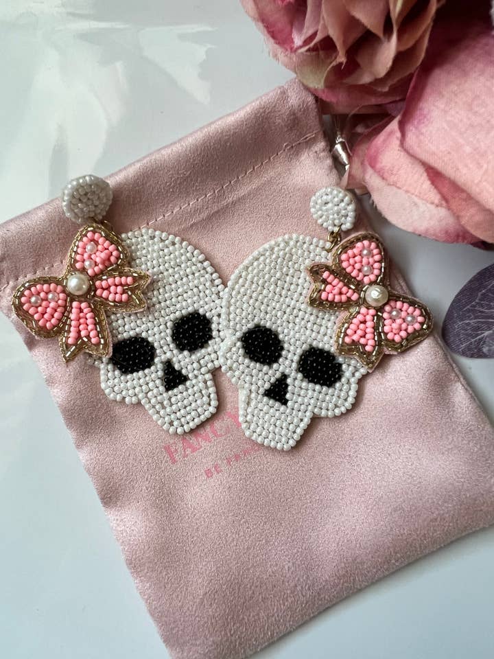 Boucles d'oreilles Girly Skull pour la vente par Fancy Society