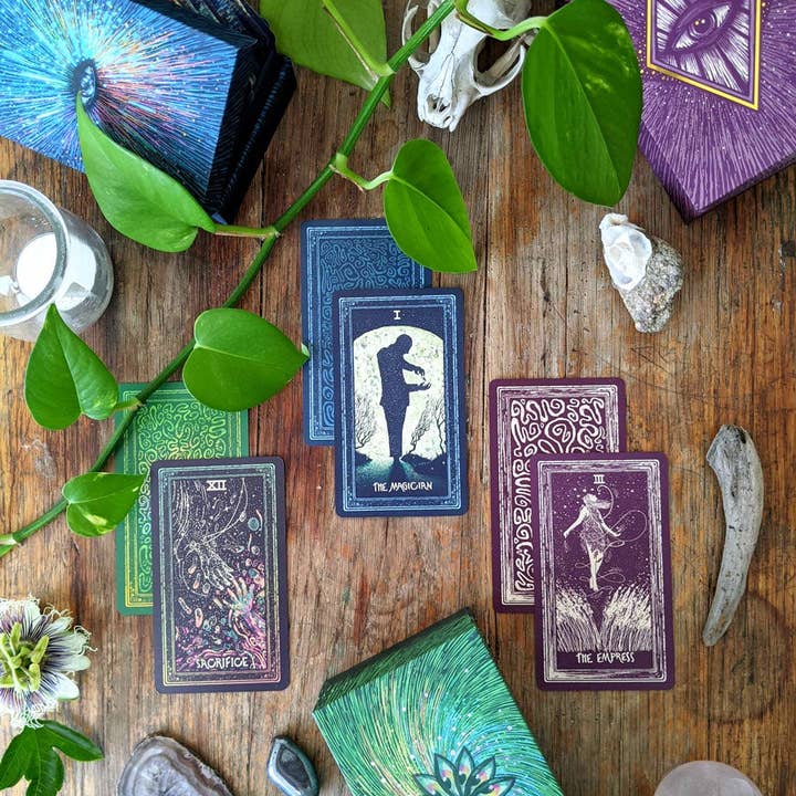 Prisma Visions - Wholesale Tarot Cards - Cosma Visions Oracle15
