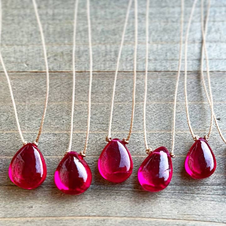 Collana con cordoncino a goccia in quarzo rubellite per la vendita all'ingrosso da parte di Merelani Designs