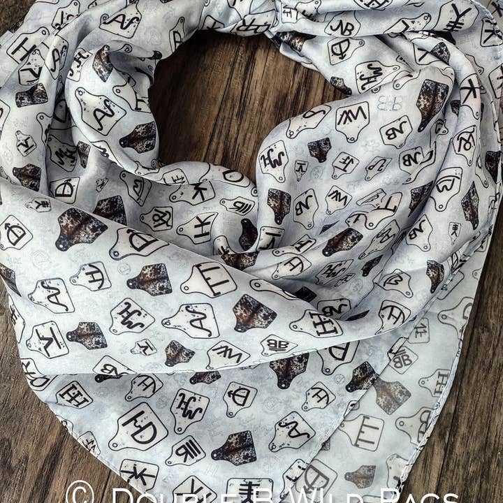 Double B Wild Rags - Vendita all'ingrosso Sciarpa - Donna - Fazzoletto da collo bandana Wild Rag nero e grigio con etichette per bestiame e marchi da cowboy occidentale di Double B Wild Rags.