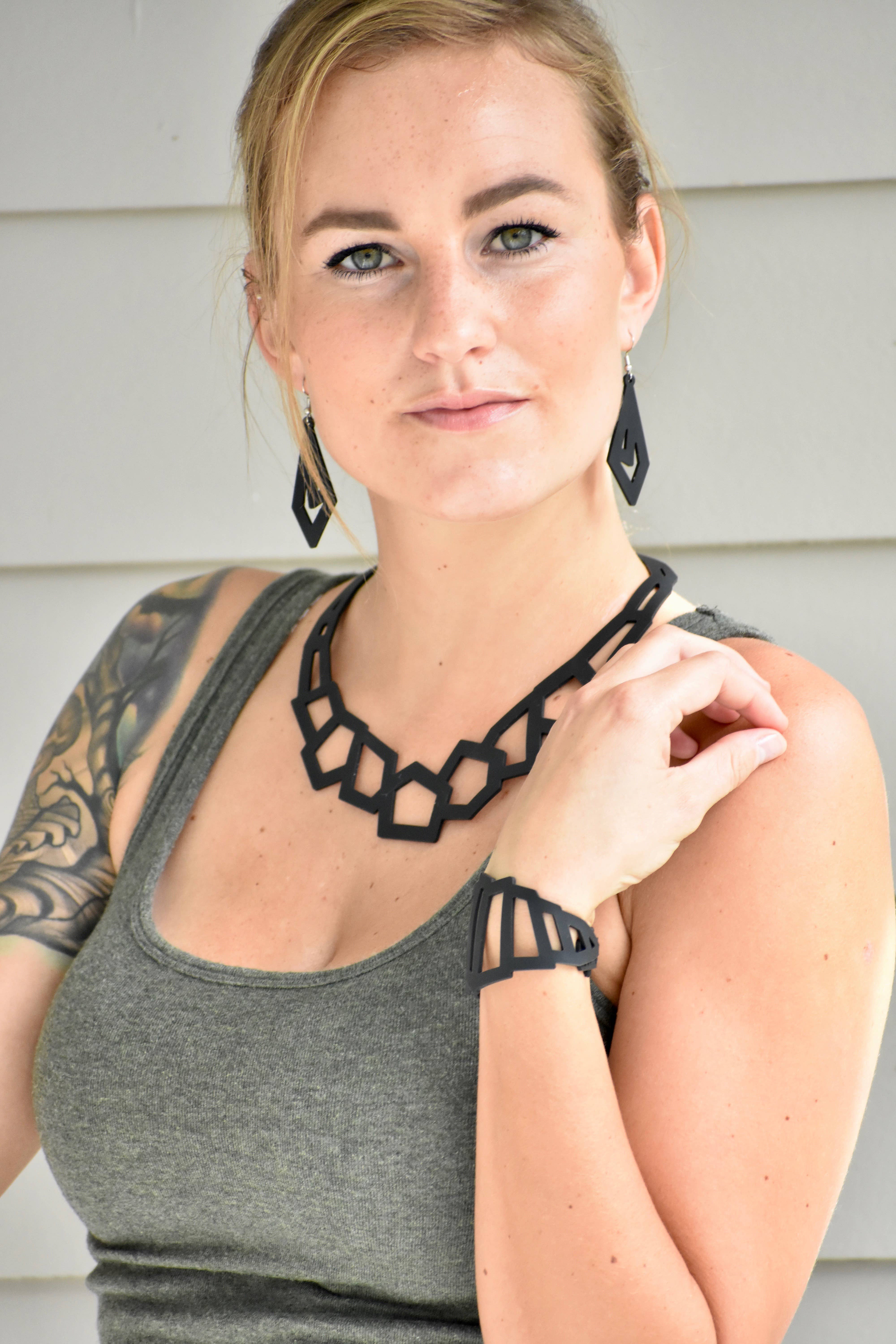 APARA Jewelry – wholesale Hängande örhängen – Trendiga örhängen2