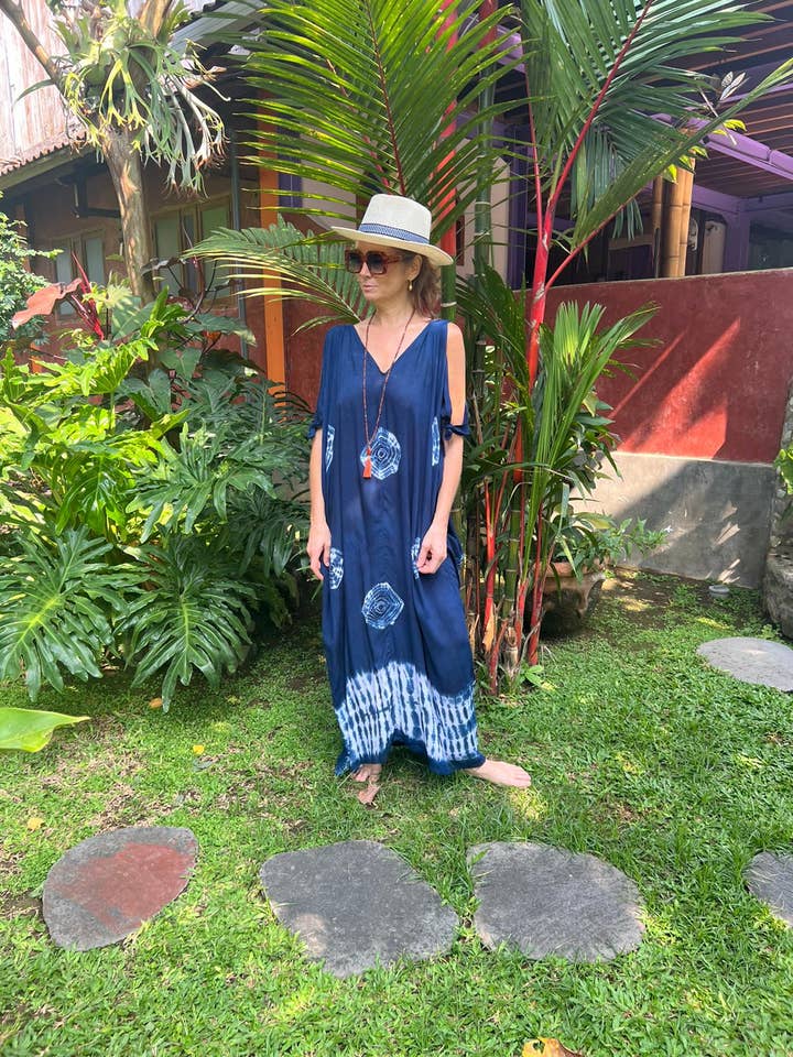 Robe Sand Dollar Knot pour la vente par Lani Lau Hawaii