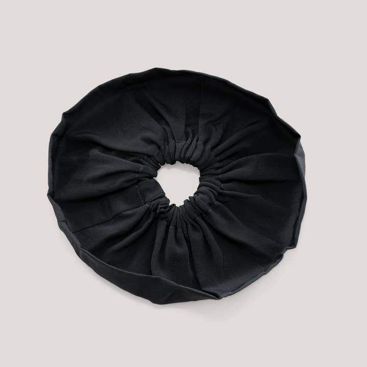 Georgia - 100% Silke Scrunchie - Large Black - Scrunchies for engroshandel hos Manner Market