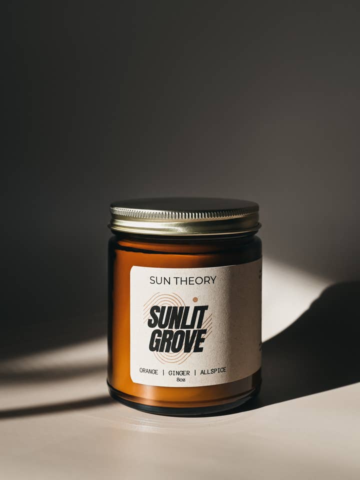 *NY* Sunlit Grove 8oz Sojaljus för wholesale av Sun Theory