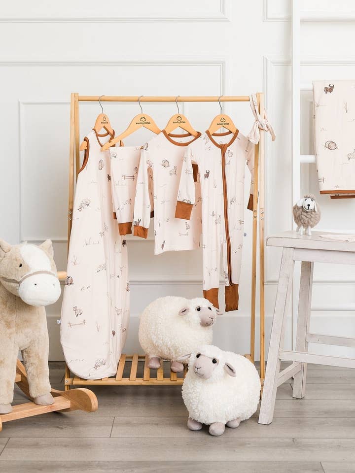 Sunday Littles - Wholesale Sleepsuit - Baby - Little Zippers in Farm Doodle5