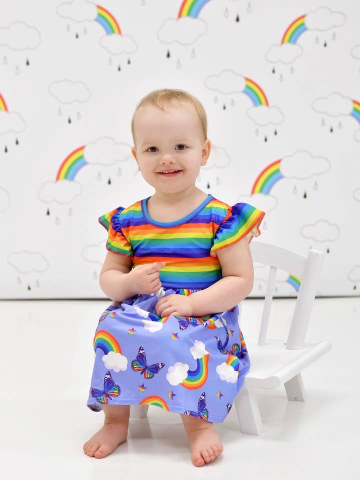 Regenbogen-Schmetterling-Lang flatterndes Milchsilk-Kleid für den Großhandel von Great Lakes Kids Apparel
