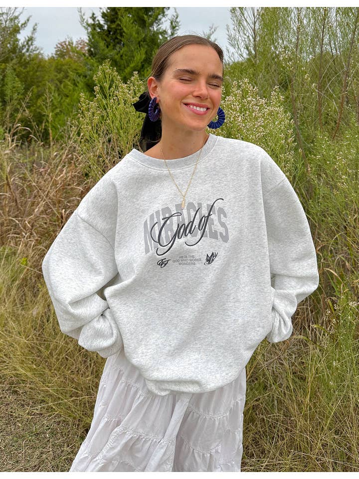 Elevated Faith – Großhandel Sweatshirt – Damen – Gott der Wunder Unisex Rundhals-Pullover6