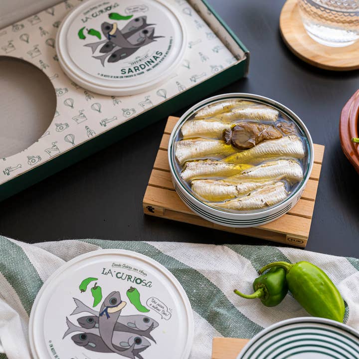 La Curiosa - Wholesale Tinned Fish - Small sardines with padrón peppers 10/14 pieces5